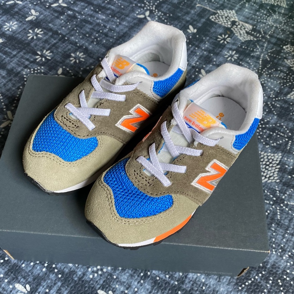 New Balance 574 Toddler Sneakers - 8 - New In Box - Olive Blue Orange